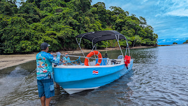 Ohana boat tour - Island adventure